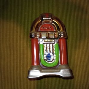 SALT AND PEPPER SHAKER